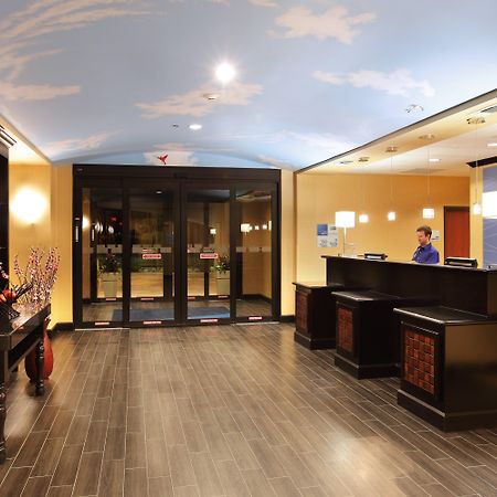 Holiday Inn Express Hotel & Suites Texarkana East By Ihg Exterior foto