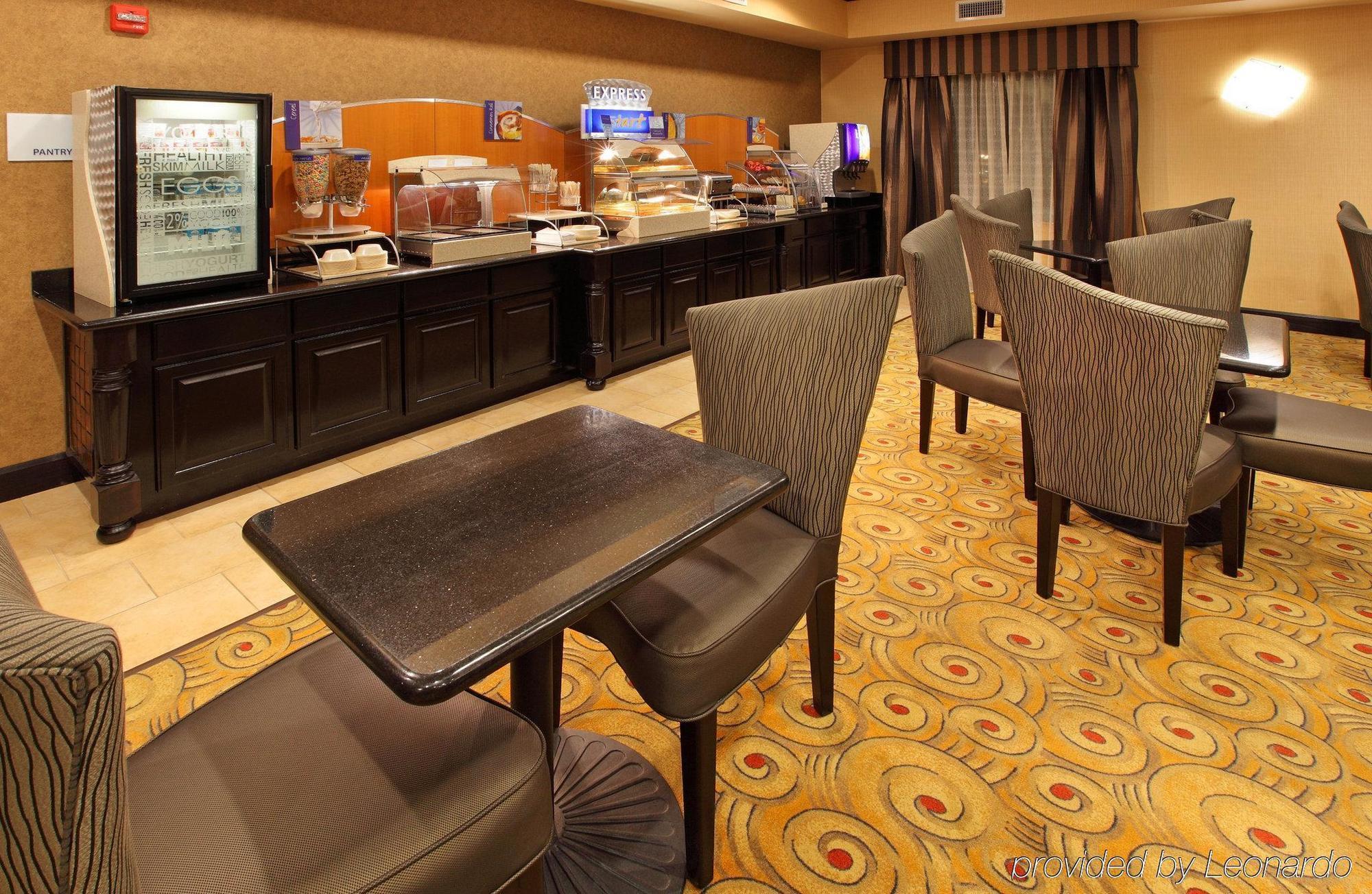 Holiday Inn Express Hotel & Suites Texarkana East By Ihg Exterior foto